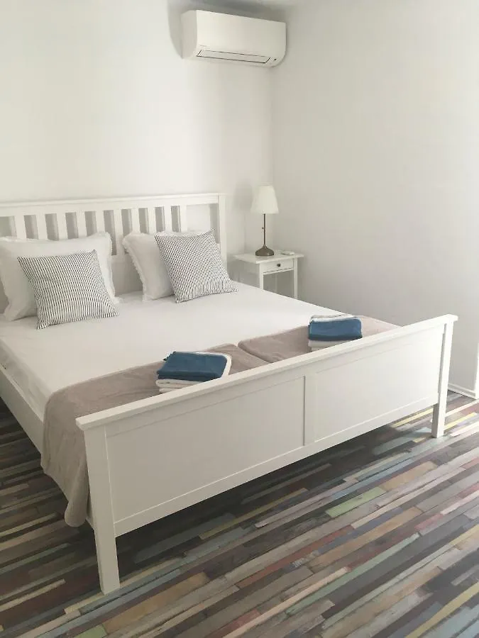 Stone & Salt Getaway Home Šimuni Vakantiehuis